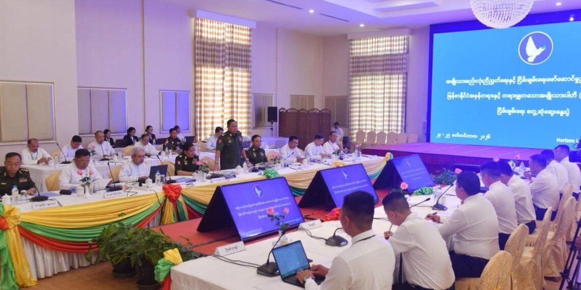 ဓာတ်ပုံ - အာဏာသိမ်းစစ်တပ်