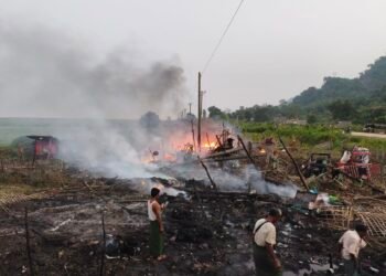ဓာတ်ပုံ - AA